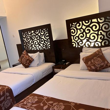 La Vista Hotel 巴纳内拉斯 外观 照片