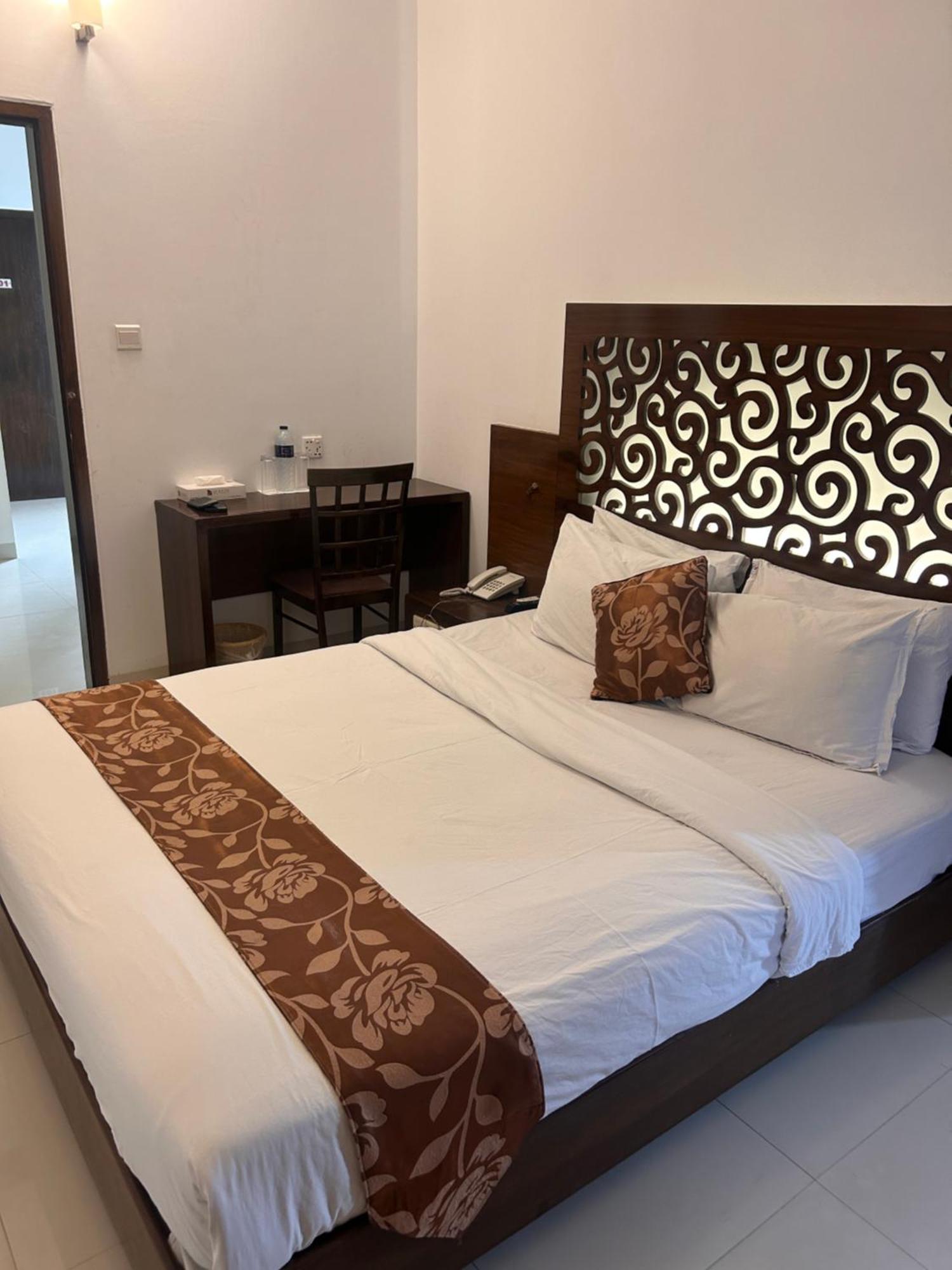 La Vista Hotel 巴纳内拉斯 外观 照片